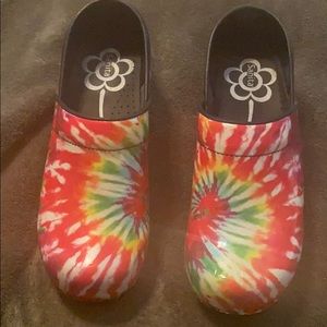 Sanita Clogs like new!